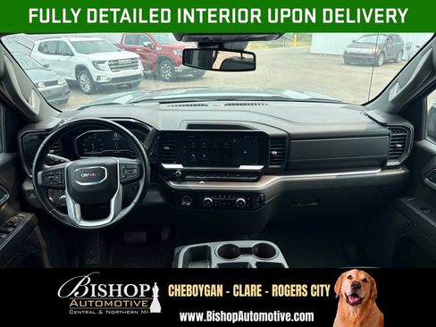 Used 2024 GMC Sierra 1500 SLT AWD/4WD image 3