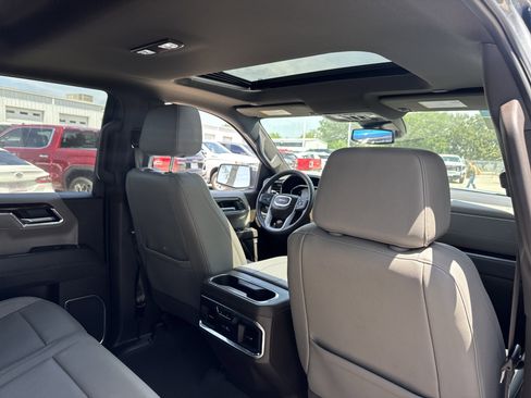 Used 2025 GMC Sierra 1500 SLT AWD/4WD image 9