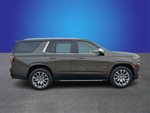 Used 2021 Chevrolet Tahoe Premier w/ Premium Package image 4