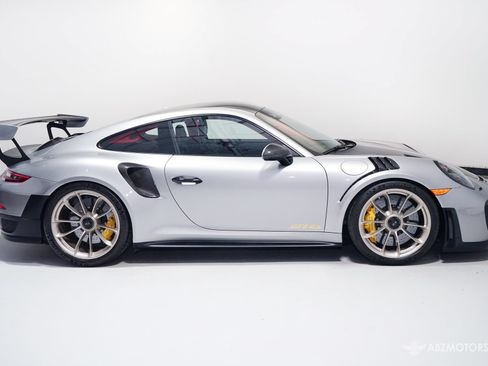 Used 2018 Porsche 911 GT2 RS RWD image 4