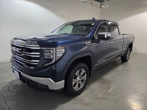 Certified 2022 GMC Sierra 1500 SLT w/ SLT Convenience Package image 3