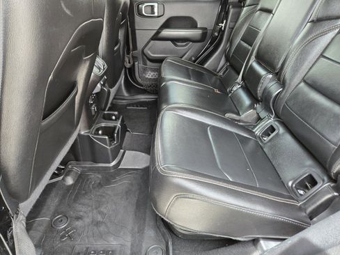 Used 2020 Jeep Gladiator Overland image 9