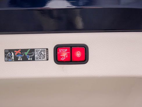 Used 2022 Mercedes-Benz EQS 450+ Sedan image 30