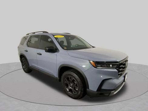 Used 2024 Honda Pilot TrailSport image 11