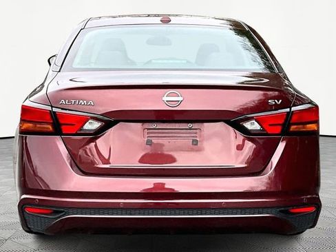 Used 2024 Nissan Altima 2.5 SV image 6