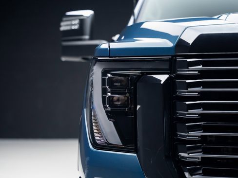 Used 2024 GMC Sierra 2500 Denali Ultimate w/ LPO, GMC Protection Package image 8