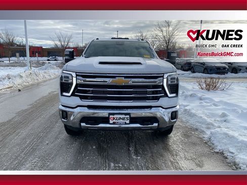 Used 2024 Chevrolet Silverado 2500 LTZ w/ LTZ Plus Package image 3