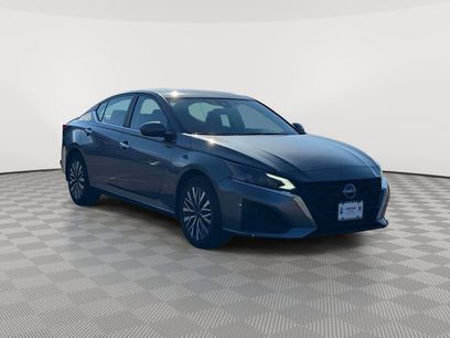 Used 2023 Nissan Altima 2.5 SV