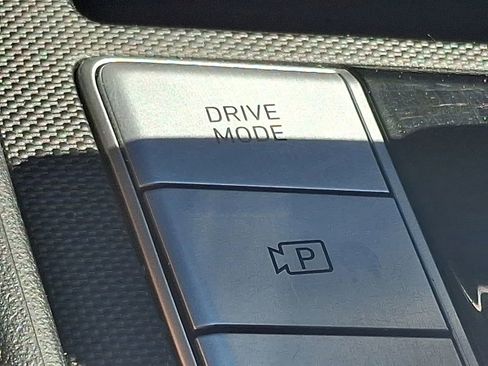 Used 2022 Hyundai Elantra SEL image 25