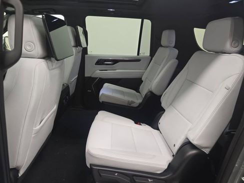 New 2025 Chevrolet Suburban Premier image 29