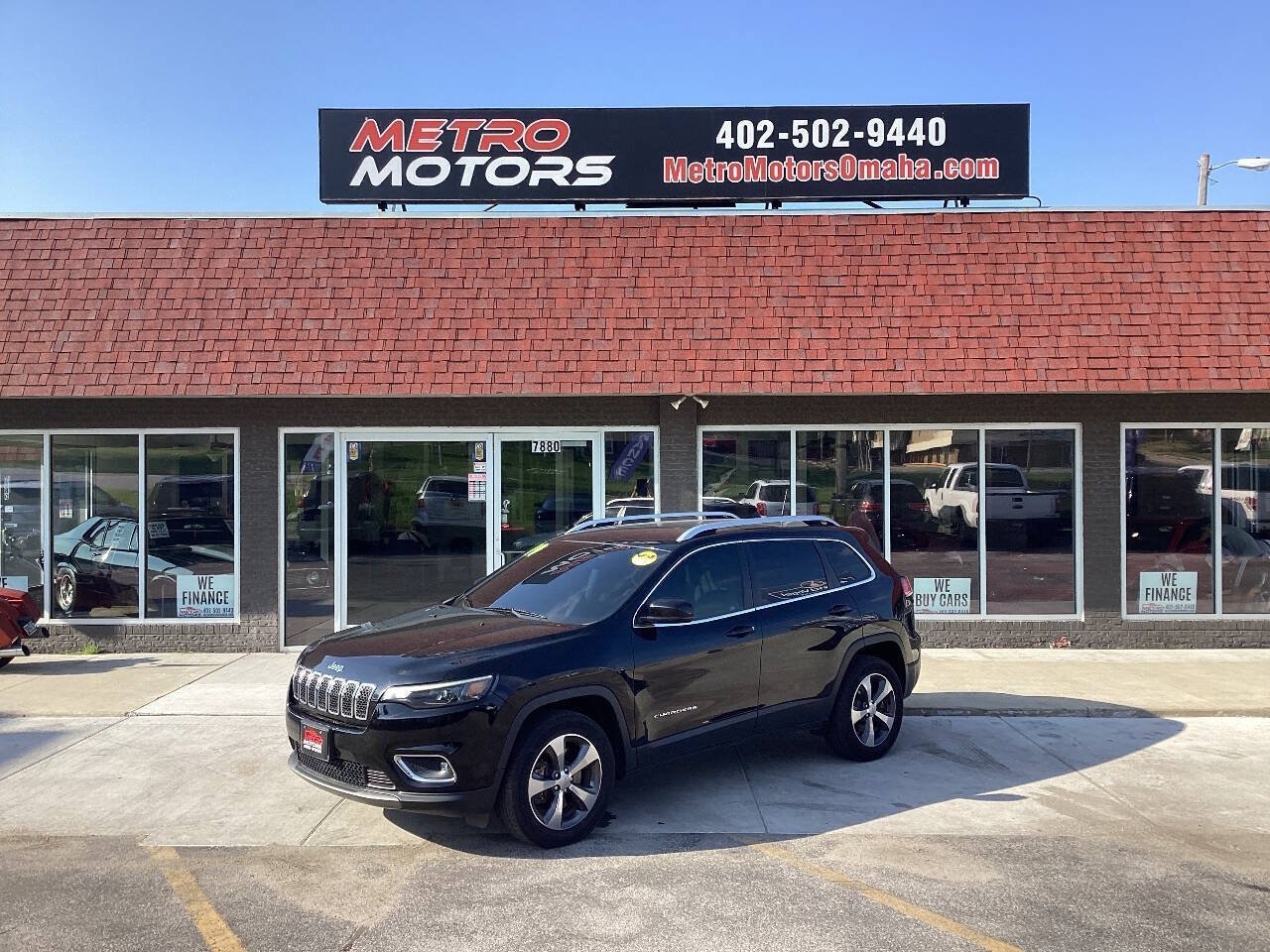 Used 2019 Jeep Cherokee Limited AWD/4WD image 1