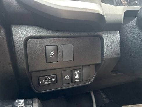 Used 2022 Toyota Tacoma TRD Off-Road AWD/4WD image 20