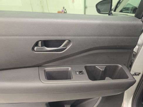 Used 2025 Nissan Pathfinder SV AWD/4WD image 19
