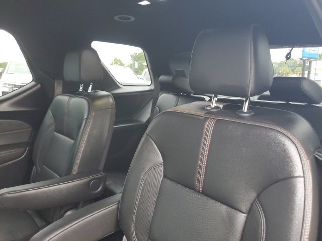 Used 2023 Chevrolet Traverse RS FWD image 13