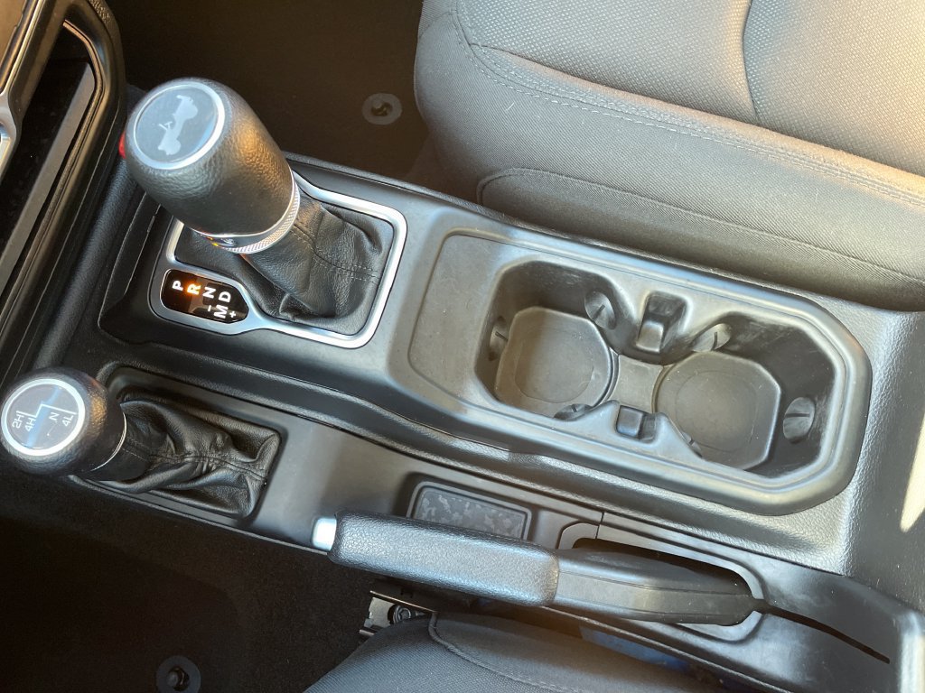 Used 2022 Jeep Wrangler Unlimited Sport AWD/4WD image 21