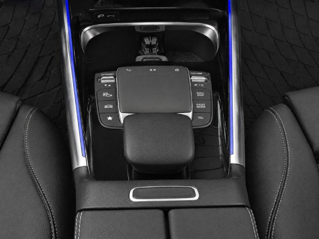 Certified 2023 Mercedes-Benz GLB 250 4MATIC image 18