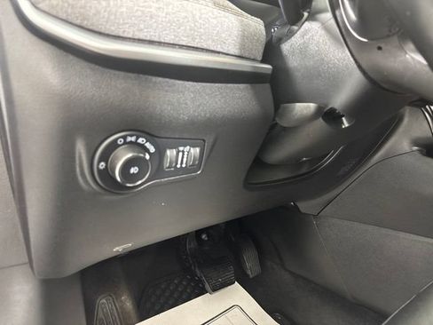 Used 2022 Jeep Compass Latitude AWD/4WD image 19