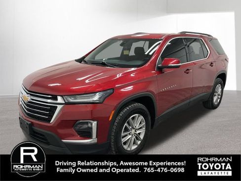 Used 2022 Chevrolet Traverse LT FWD image 2
