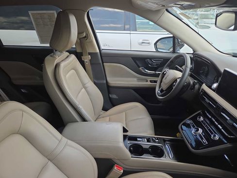 Used 2022 Lincoln Corsair FWD image 4