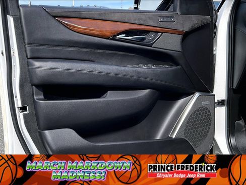 Used 2020 Cadillac Escalade Luxury image 20