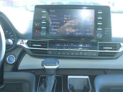 Certified 2023 Toyota Sienna XLE image 13