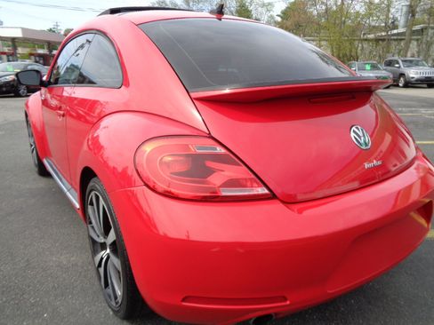 Used 2012 Volkswagen Beetle 2.0T image 19