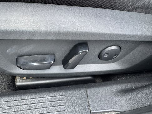 Used 2024 Nissan Rogue SV AWD/4WD image 10