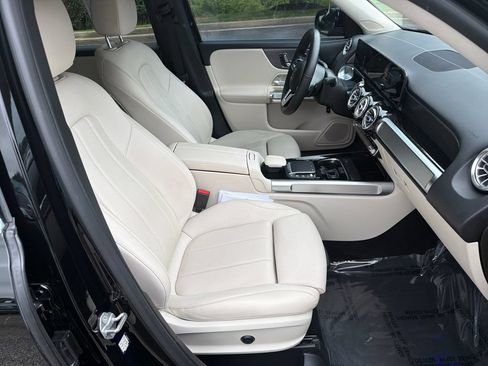 Used 2021 Mercedes-Benz GLB 250 image 13