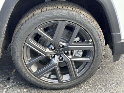 New 2026 Jeep Compass Limited image 30