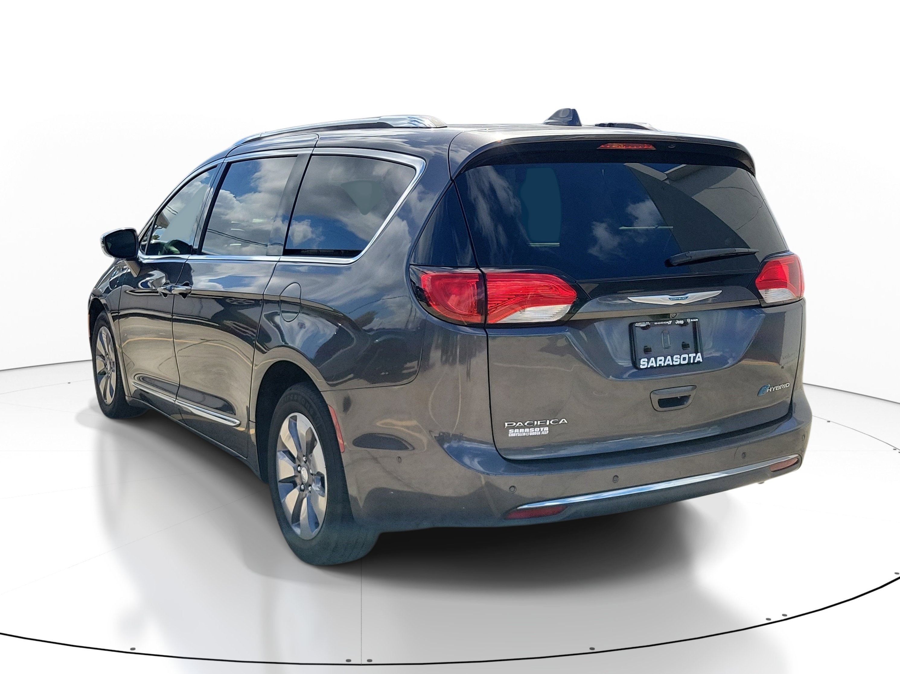 Used 2018 Chrysler Pacifica Limited w/ Advanced Safetytec Group FWD image 4