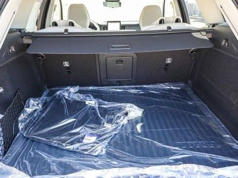 New 2026 Volvo XC60 B5 Ultra w/ Climate Package image 19