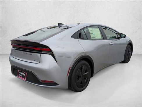 New 2026 Toyota Prius LE image 2