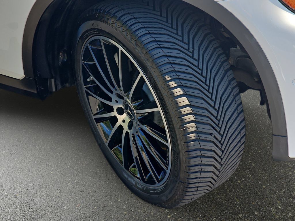 Used 2019 Mercedes-Benz GLC 300 4MATIC Coupe image 35