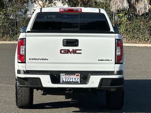 Used 2020 GMC Canyon Denali image 4