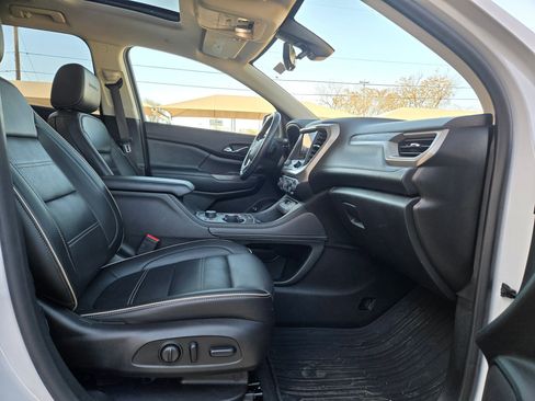 Used 2021 GMC Acadia Denali w/ Denali Technology Package image 30