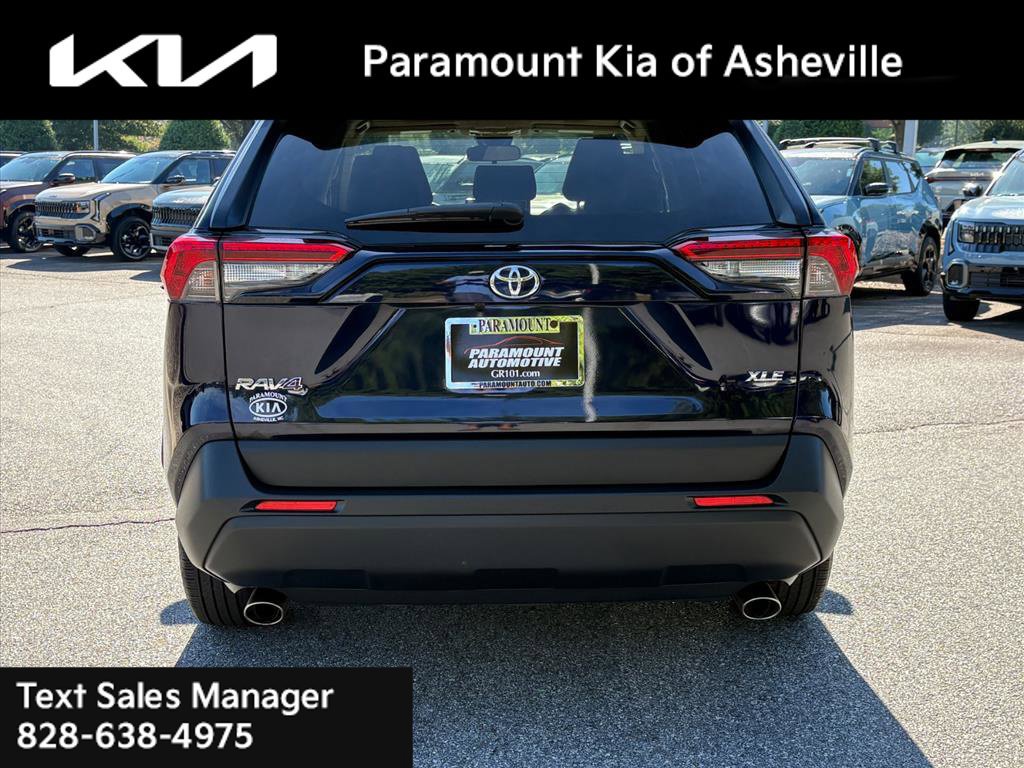 Used 2019 Toyota RAV4 XLE FWD image 5