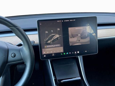 Used 2018 Tesla Model 3 Mid Range image 6