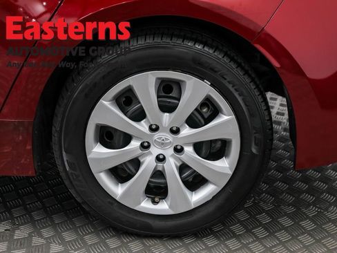 Used 2022 Toyota Corolla LE image 30