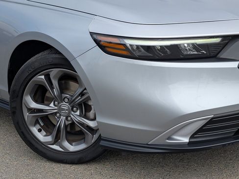 Used 2023 Honda Accord EX image 9