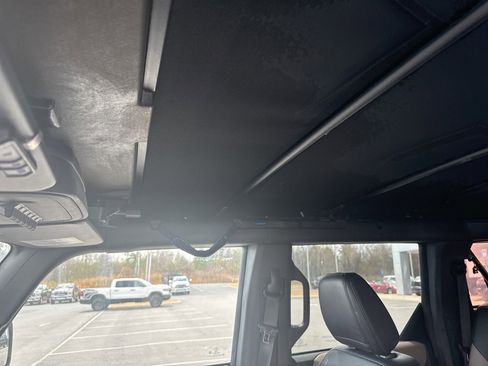 Used 2022 Ford Bronco Wildtrak image 24