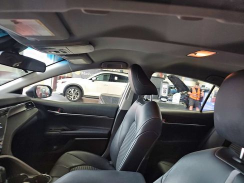 Used 2019 Toyota Camry SE FWD image 15