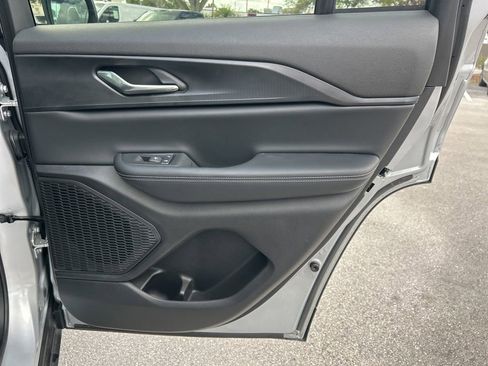 Used 2024 Jeep Grand Cherokee Laredo X image 48