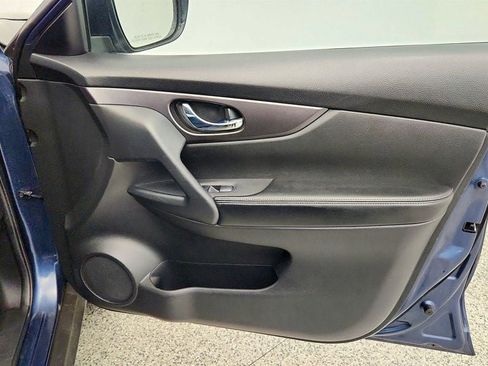 Used 2016 Nissan Rogue S AWD/4WD image 24