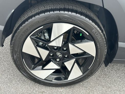 Used 2025 Hyundai Kona Limited image 19