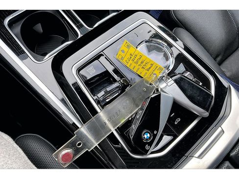 Used 2025 BMW 740i xDrive AWD/4WD image 13
