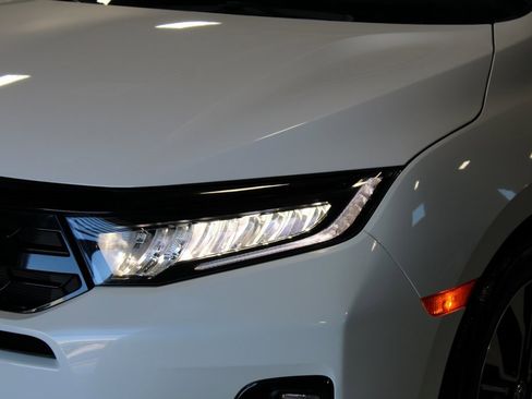 Used 2025 Honda Odyssey Elite image 2