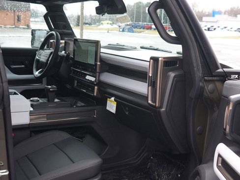 New 2024 GMC Hummer EV 2X w/ Extreme Off-Road Package image 32