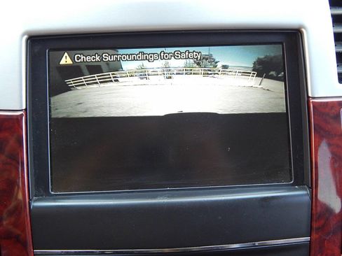 Used 2011 Cadillac Escalade ESV Premium AWD/4WD image 17