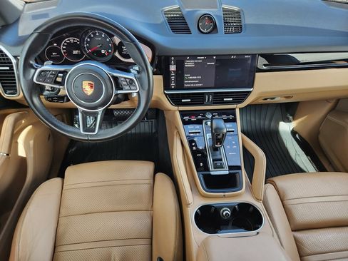 Used 2019 Porsche Cayenne AWD/4WD image 16