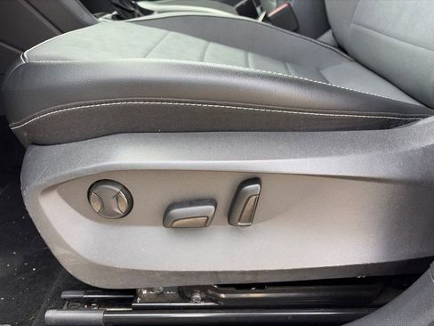 Used 2023 Volkswagen Taos SE image 15